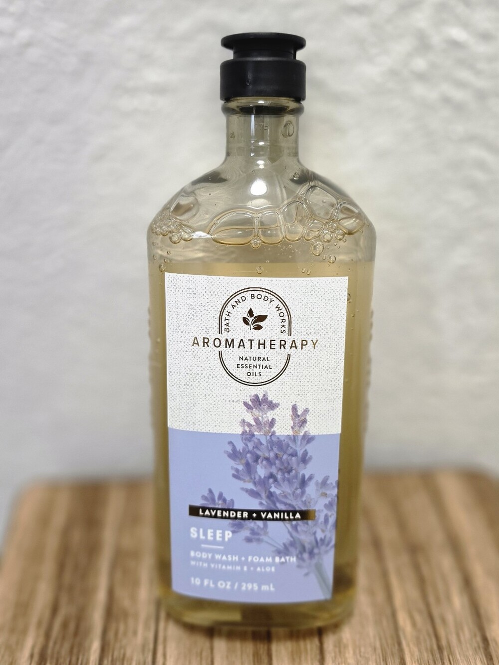 Bath & Body Works Aromatherapy Lavender Vanilla Sleep Body Wash - Lavender